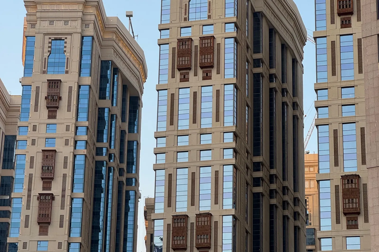 Temsili görsel: Mekke'de modern otel kuleleri (otelin kendisi değildir)