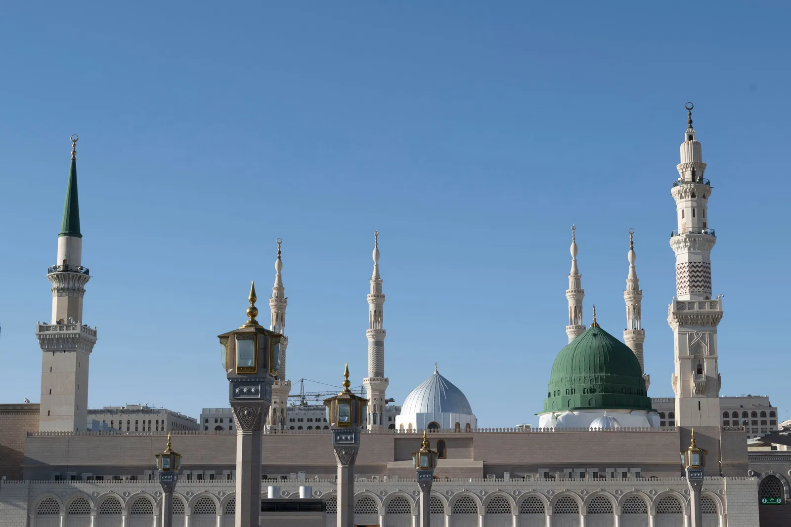 Temsili görsel: Mescid-i Nebevî yeşil kubbe ve minareler, Medine